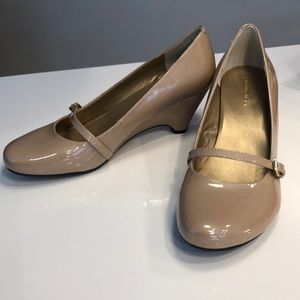 Naturalizer 8.5 nude “patent” look Mary Jane wedge